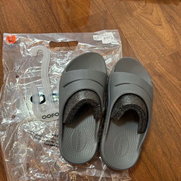 ウーフォス Oofos リカバリーサンダル