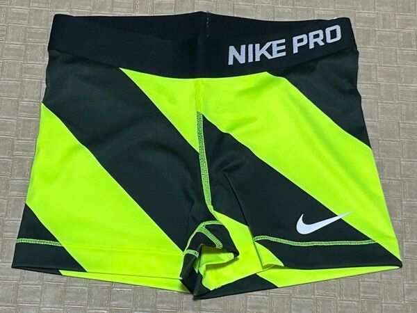 新品未使用・NIKE PRO ナイキプロ・レディース ショートパンツ・蛍光イエロー ブラック・Sサイズ