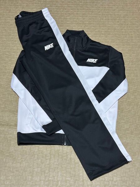 新品未使用・NIKE・ジャージ 上下セット・ブラック×ホワイト・メンズLサイズ