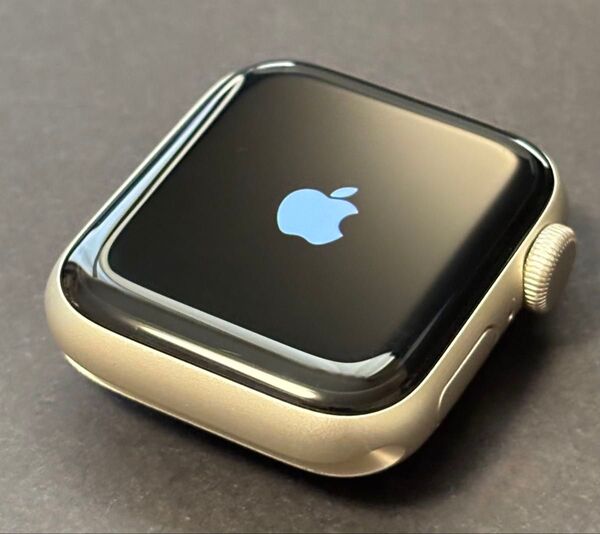 Apple Watch SE 第2世代 40mm GPS スターライトアルミニウムケース Nikeスポーツバンド MNL73J/A