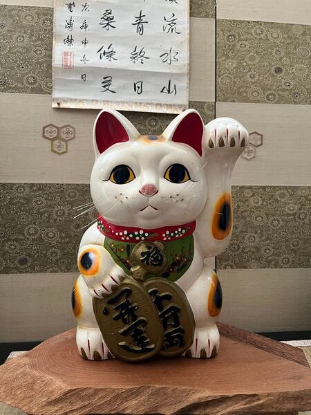 特大 の三毛猫の招き猫 貯金箱 開運 商売繁盛 金運 髭もついてます 商売繁盛 まねきねこ 開運