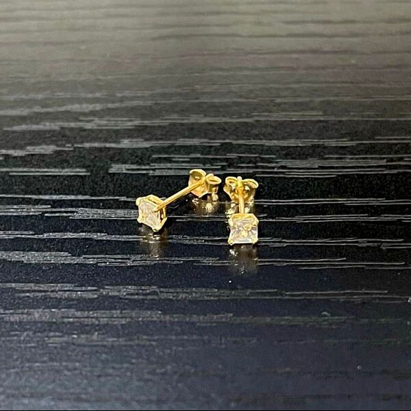 AVALANCHE(アバランチ) 14Kイエローゴールド ピアス 四角 スクエア 3mm 両耳