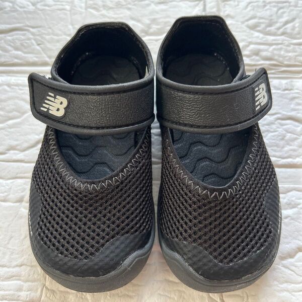 ニューバランス ベビーサンダル 黒 12.5㎝