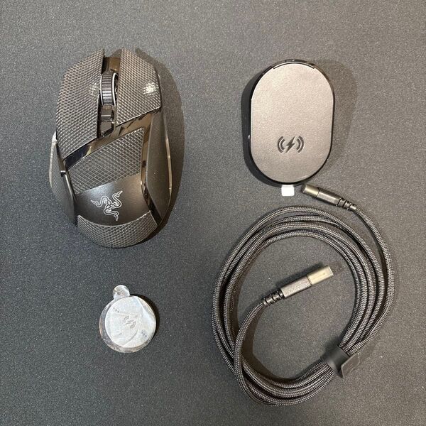 razer basilisk v3 pro & mouse dock pro