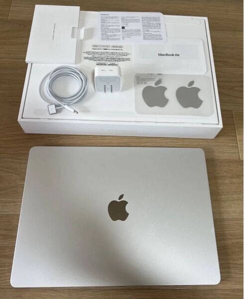 MacBook Air 15インチ M2 8GB 256GB バッテリー99%