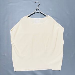 美品 ビアズリー 近年モデル ニットプルオーバー アイボリーゆったり BEARDSLEY プルオーバー