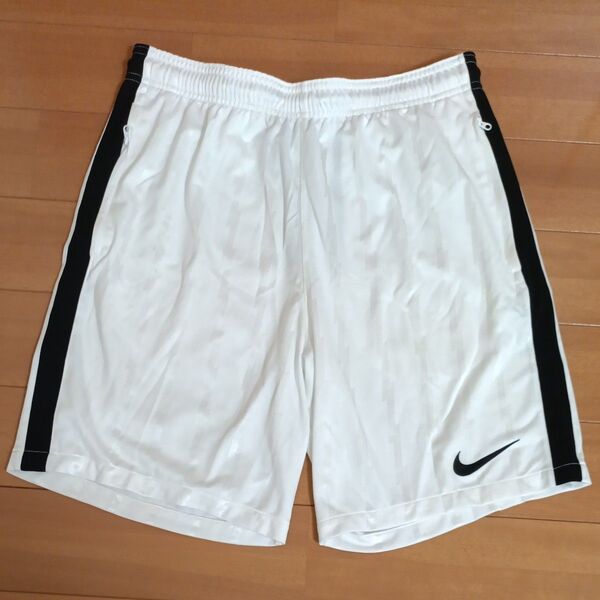 NIKE ナイキ ハーフパンツ メンズ M ホワイト 白 無地 サッカー フットサル