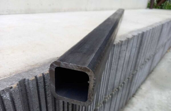 スチール 角パイプ 6mm x50x50 1m程度の長さ 1本