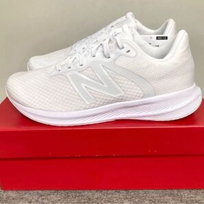 新品 ニューバランス レディース ランニングシューズ スニーカー 25