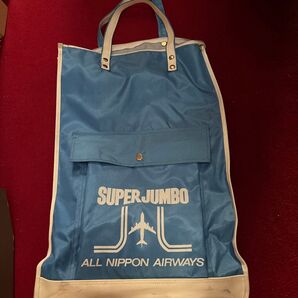 キャスター付きバック