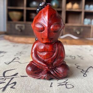 仏教美術 高級木材彫刻 天然木 静思 木彫り 可愛い坐像オブジェ 置物聖 實 工芸品 仏教工芸品 根付 ストラップ