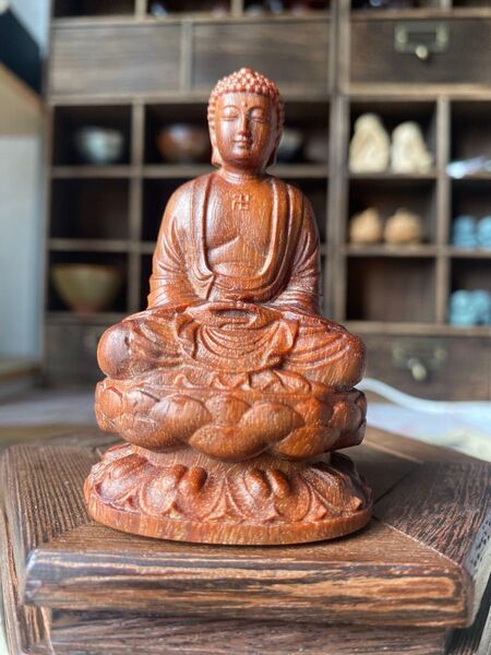 実木 大日如来木彫置物 細工精彫 木彫仏像 開運風水 お守り 座像 仏教美術 菩薩仏堂供養仏像置物 高さ8cm