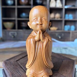 仏教美術 高級木彫り 天然木彫刻 静思 木彫り 可愛い小僧オブジェ 置物仏工芸品 仏像 縁起物