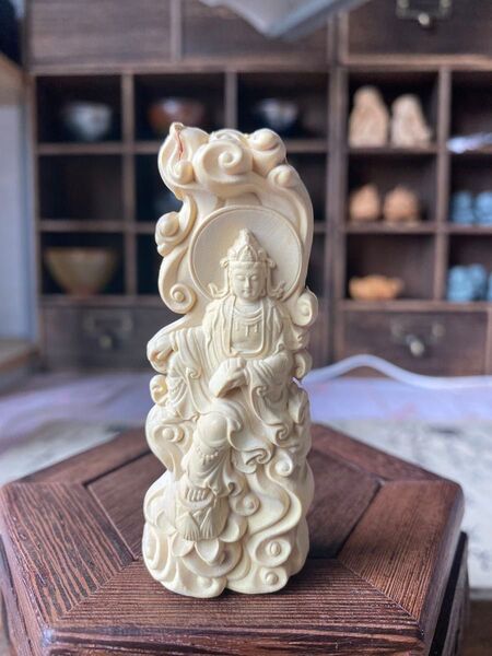 観音菩薩 細密木彫 繊細彫刻 木彫り 観世音菩薩 観音様 お守り 仏教美術 ご本尊 柘植木彫り
