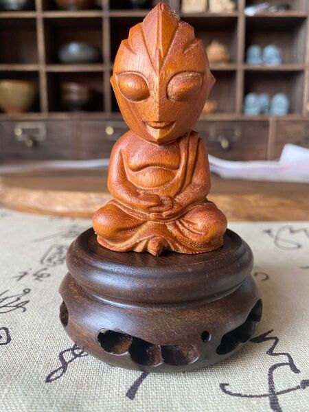 花台付き 仏教美術 高級木材彫刻 天然木 静思 木彫り 可愛い坐像オブジェ 置物聖 實 工芸品 ト 仏教工芸品
