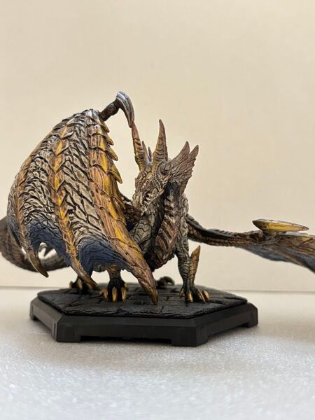 モンスターハンター フィギュア 原初を刻むメル・ゼナ