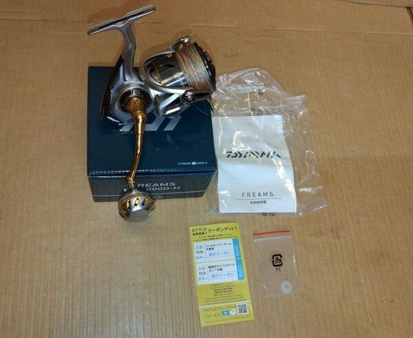 値下げ、ダイワ21フリームス6000-D2度使用 ハンドルノブ社外品、PE3号 メッキ部分、ラインローラー部分少しコ傷があります。
