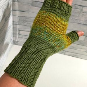 ハンドウォーマー ②緑mix リストウォーマー 編み物 手編み ハンドメイド