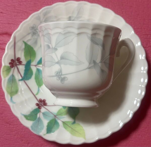 ※ 〓 訳あり 白 Noritake ノリタケ 花柄 ティーカップ カップ ソーサー セット ジャンク品