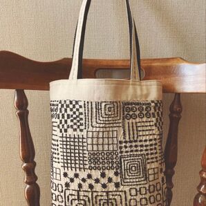 ハンドメイド トートバッグ コットンリネン 刺繍 黒