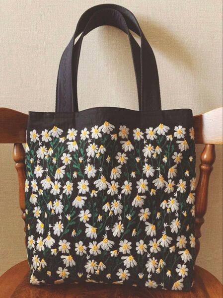 ハンドメイド トートバッグ 大きめ コットンリネン 刺繍デイジー ブラック