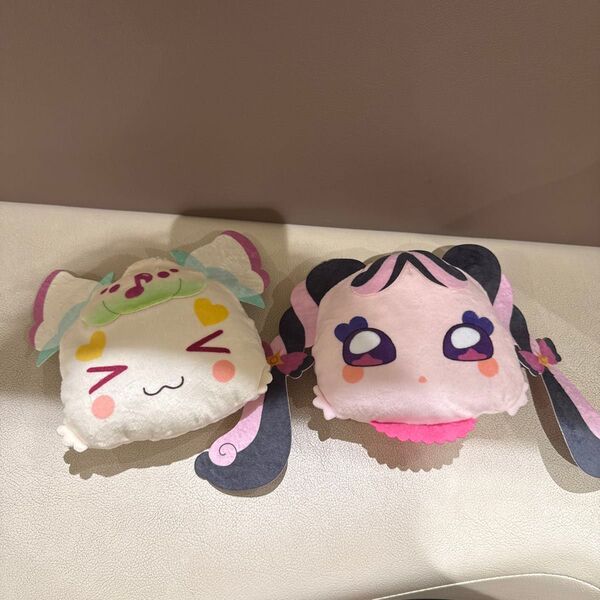 キミとアイドルプリキュア ストラップ付き顔型ぬいぐるみポーチプリルン メロロン
