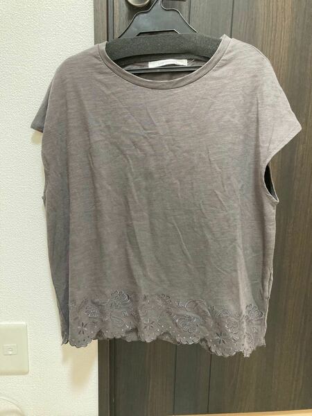 【Lugnoncure】 刺繍Tシャツ/カットソー　試着のみ　ルノンキュール