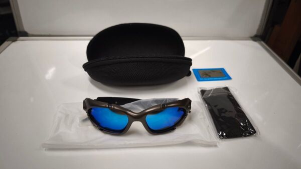 ノーブランド偏光ブルーミラーレンズ サングラス OAKLEYオークリープレート風 PayPay祭りでお得に!