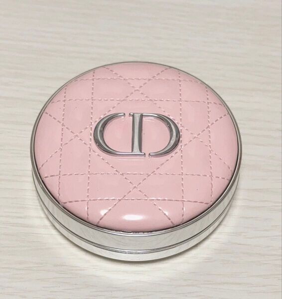 Dior ディオール スキンフォーエヴァー イドラ グロウ クッション 0N ニュートラル 限定ケース ピンクカナージュ