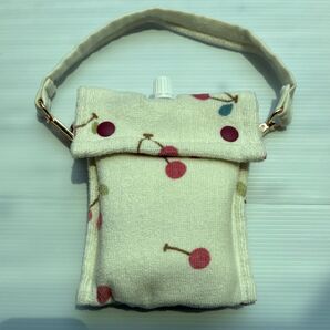 保温保冷機能付パウチ型飲料ケース