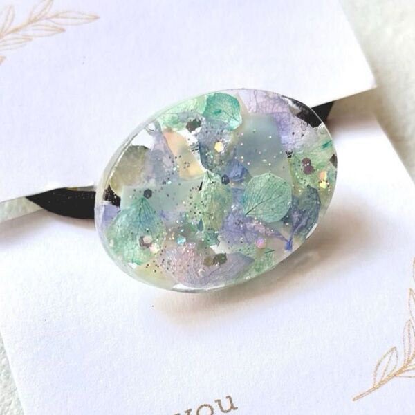 no.134 うすいブルーのヘアゴム ハンドメイド レジン