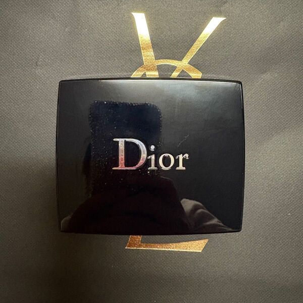 Dior サンク クルール アイシャドウ 859 ピンクコロール