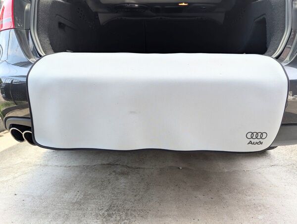 audi アウディ リアバンパー プロテクトマット ・ サンシェード ・ 空気清浄機 等の各種グッズ