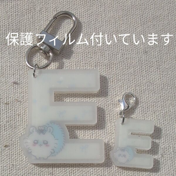 ちいかわ モモンガ アルファベット「E」アクリルキーホルダー