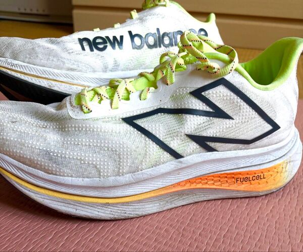 ニューバランス(new balance)ランニングシューズ フューエルセル スーパーコンプ トレーナー v2 白