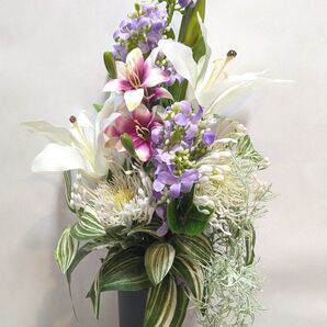 Q-14 仏花*お供え花(一束) ユリ、マム大人カラーの花束
