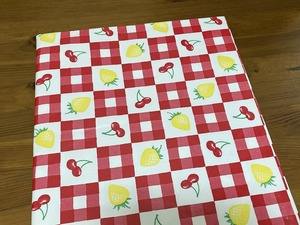  Taiwan retro miscellaneous goods * tablecloth cherry strawberry Taiwan made * approximately 135x135cm square 