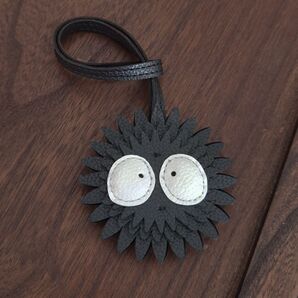 まっくろくろすけ バッグ チャーム ブラック PUレザー ジブリ トトロ 黒 ジブリ トトロ アクセサリー