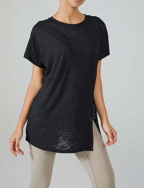 ヨガ カットソー Tシャツ スリット入り ブラック