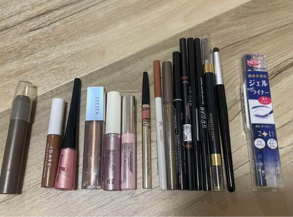化粧品 まとめ売り 16個セット ジェルライナー 新品未使用あり ラメ コスメ アイライナー 化粧品