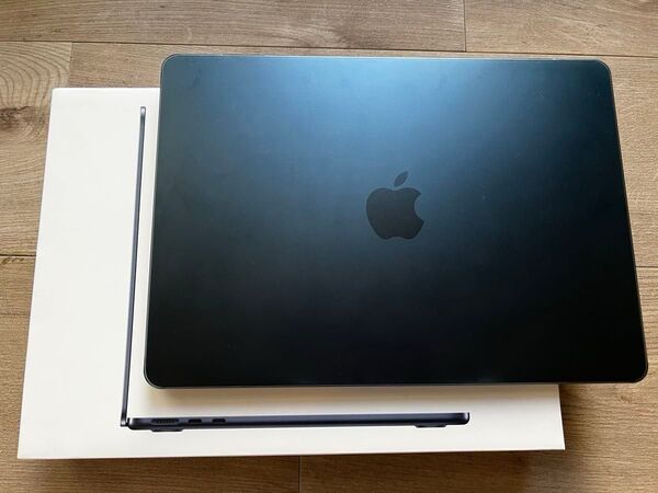 MacBook Air MLY33J/A 13-inch SSD256GB メモリ8GB M2 ミッドナイト 2022モデル 美品
