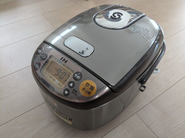 ZOJIRUSHI 象印 IH炊飯器 3合炊 NP-GH05
