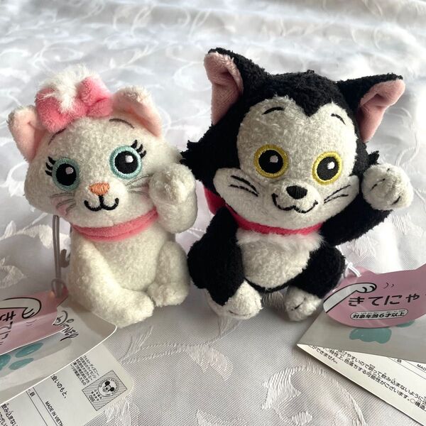タグ付き ディズニー おしゃれキャット マリーちゃん フィガロ きてにゃ〜 ボールチェーンマスコット ミニぬいぐるみ 招き猫