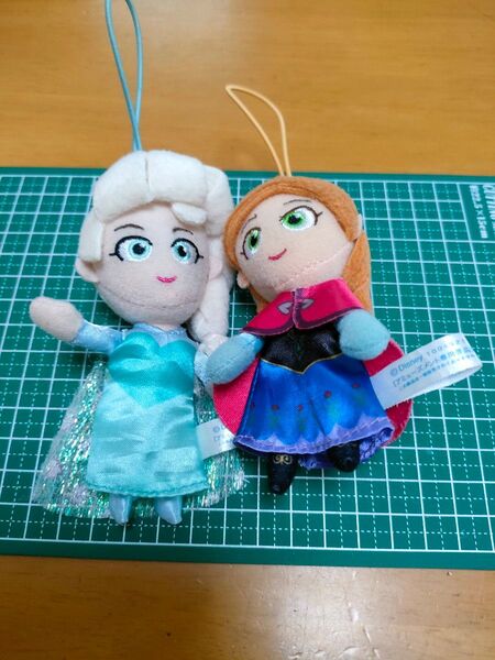 ディズニー アナ雪 エルサ&アナ ぬいぐるみ ストラップ 2個 SEGA