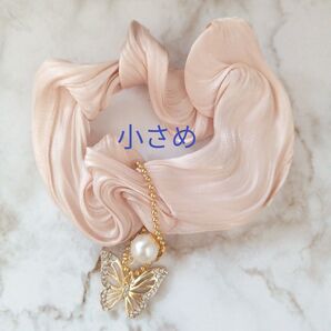ハンドメイド アクセサリー付シュシュ