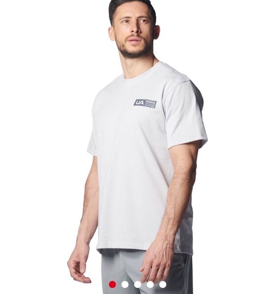 アンダーアーマー UAヘビーウエイト コットン ショートスリーブTシャツ 〈バックグラフィック〉(トレーニング/MEN)