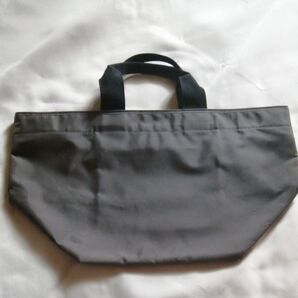 エルベシャプリエ風 ナイロンバッグネイビー トートバッグ 船形 お弁当入れ エコバッグ 卵の持ち帰り テイクアウトに モノトーン