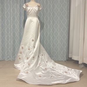 ウェディングドレス フラワー刺繍付き リサイクル 白 結婚式 ウエディングドレス ホワイト