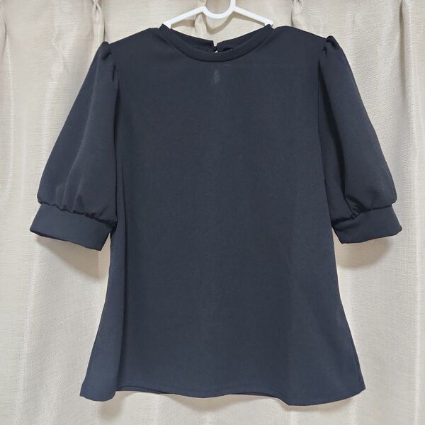 SHEIN パフスリーブ キーホールバック トップス ぽわん袖 ブラック
