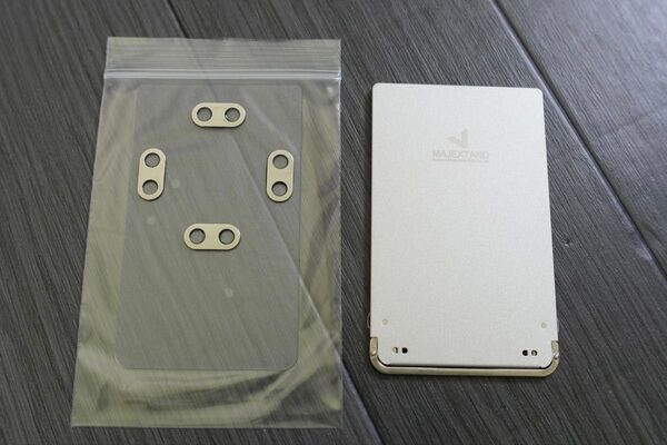 Majextand M・人間工学に基づくスマートフォン/タブレット用スタンド (シルバー)